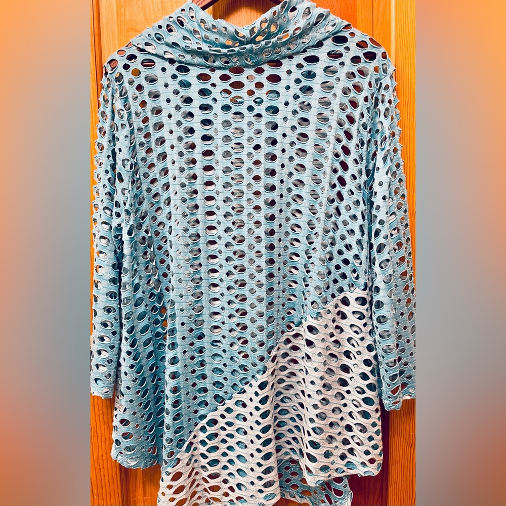 Women’s “Lulu B” Laser Cut Eyelet Hole 3/4 Sleeve Cowl Neck Top - Picture 7 of 15